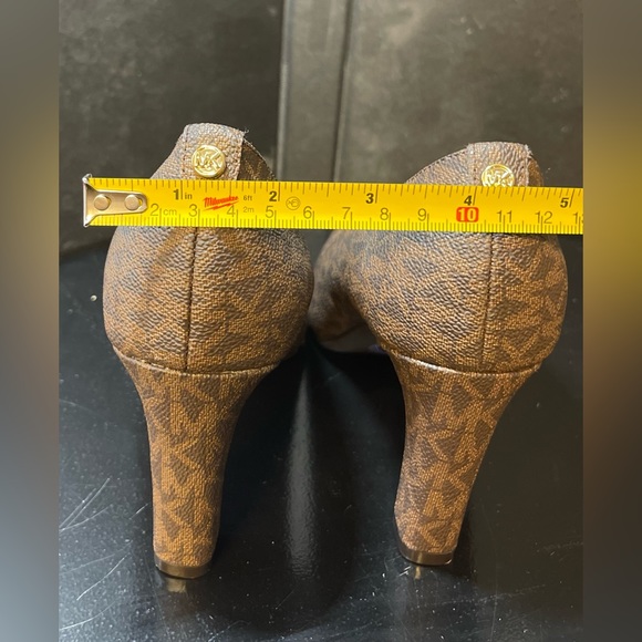 New Michael Kors Jet Set Heels - Picture 7 of 9